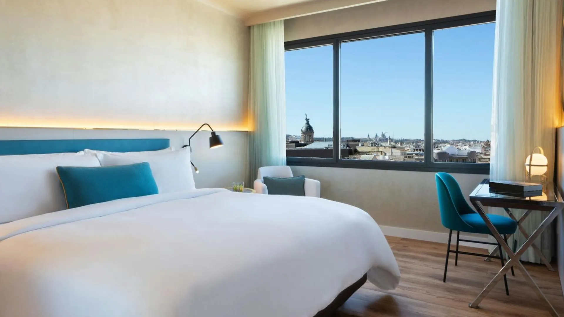 Renaissance Barcelona Hotel 5*,
